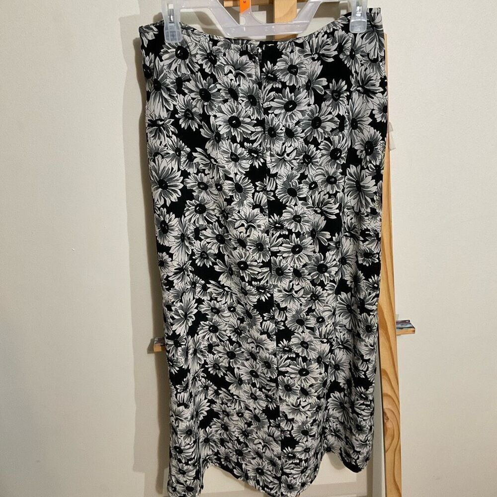 M collection floral skirts, maxi, black, white zip closure size medium